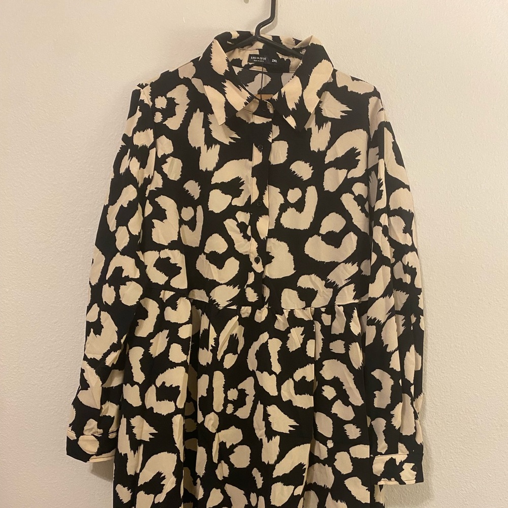 SHEIN PRINTED BUTTON DRESS NWT